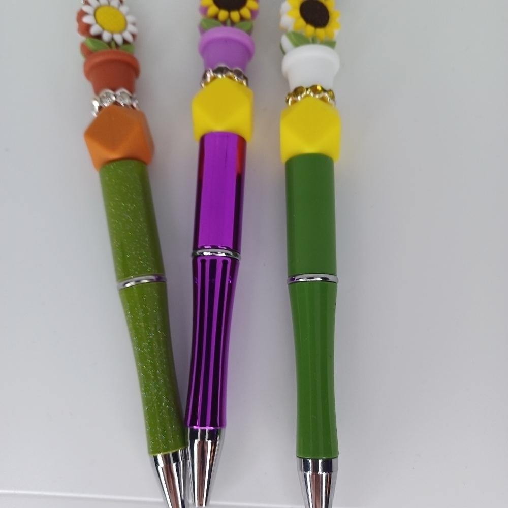 Handmade Floral Colorful Silicone Beaded Pens Set NWT - Picture 3 of 3